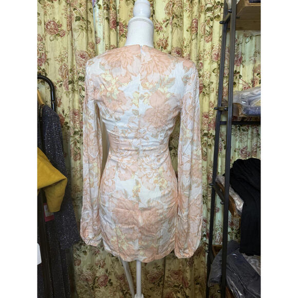 NWT! Rumer Isola Mini Floral Long Sleeve Wrap Dress XS - Picture 3 of 6